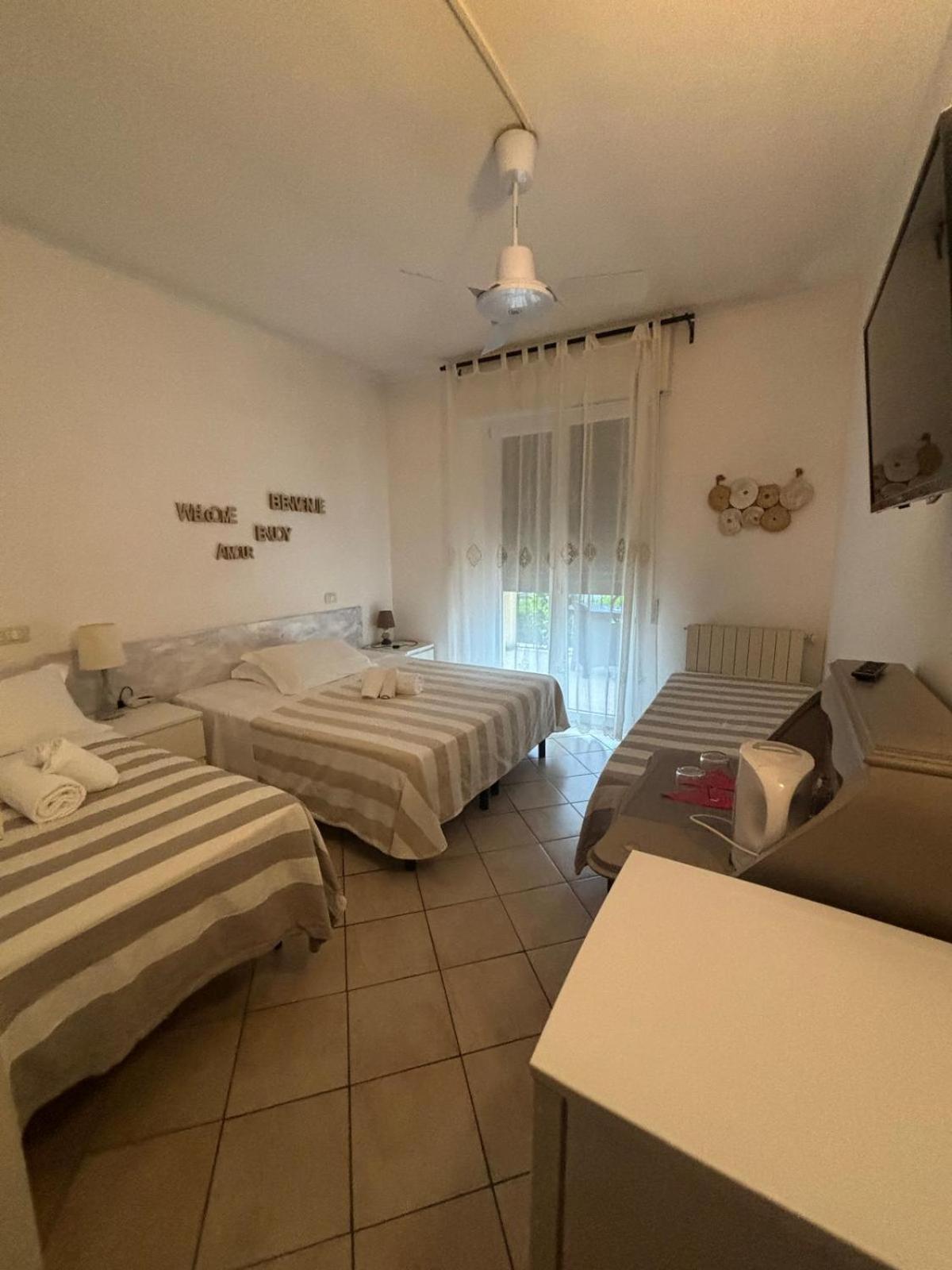 מרינה די מסה Casa Versilia Hotel מראה חיצוני תמונה